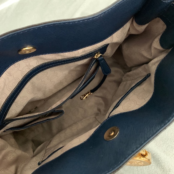 Purse - Picture 2 of 2